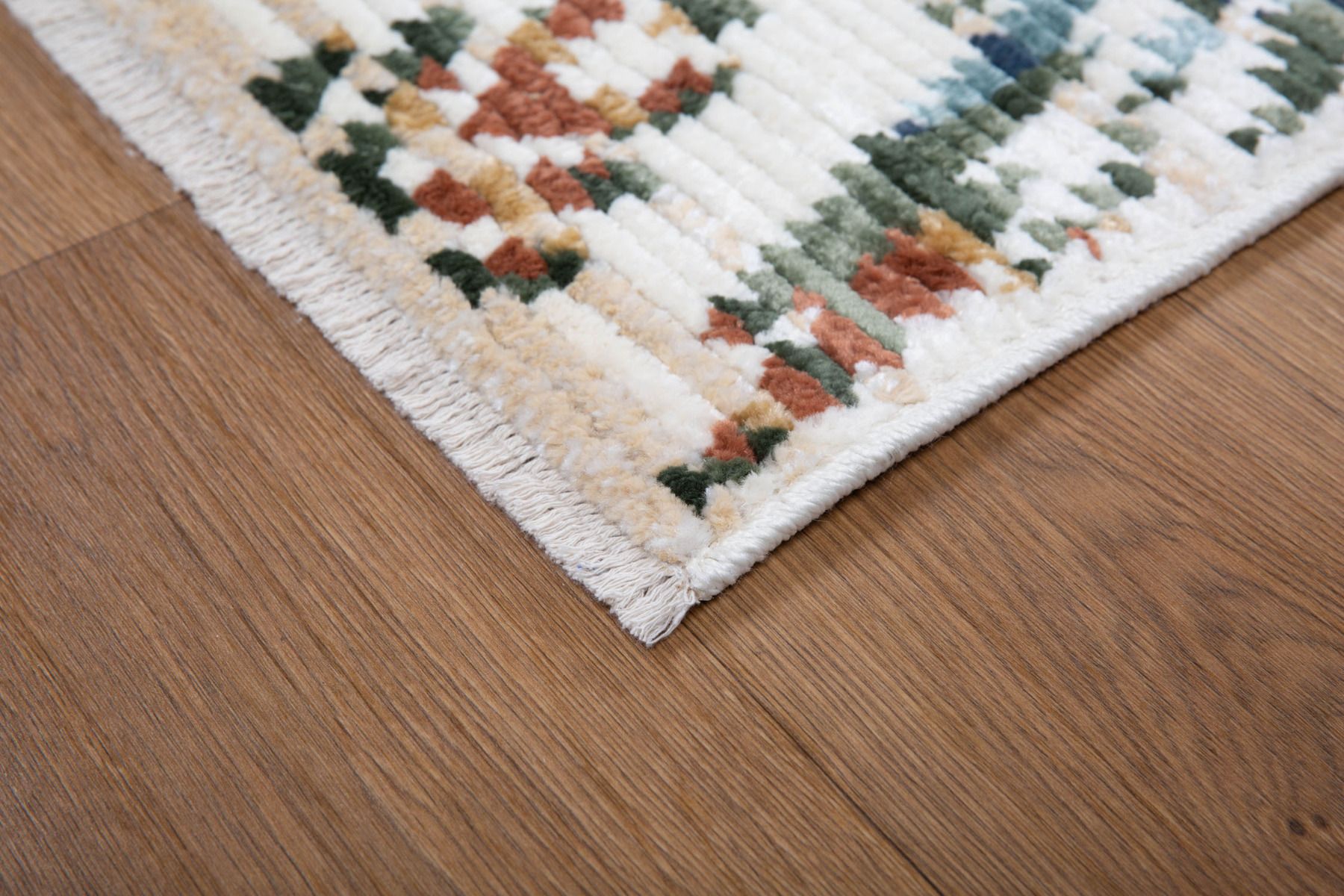 Ural nukkamatto värikäs, eri kokoja