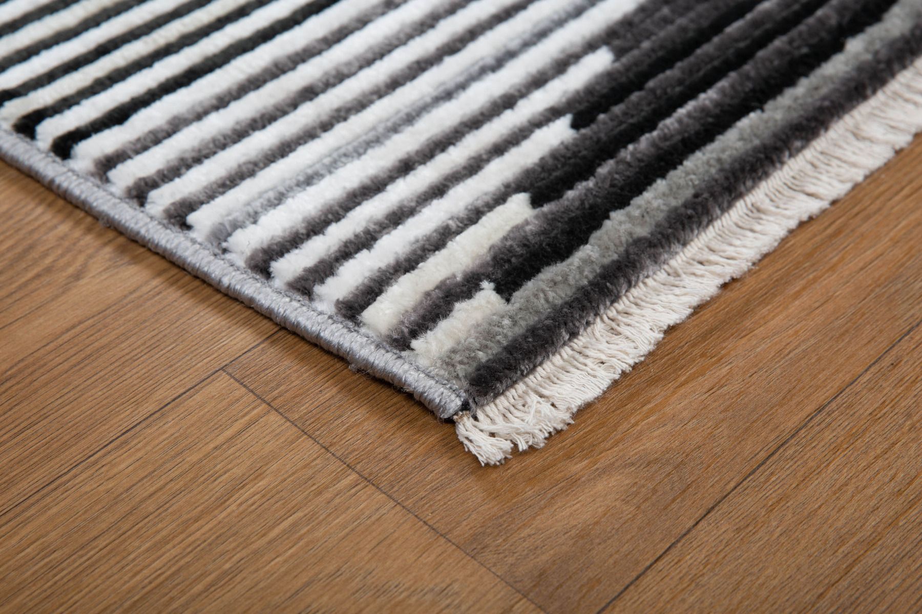 Ural nukkamatto Salmiakki, eri kokoja