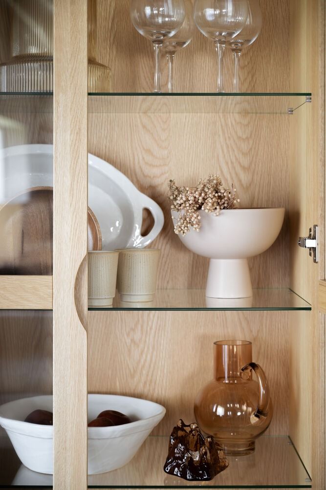 Rowico Filippa korkea vitriini, tammi