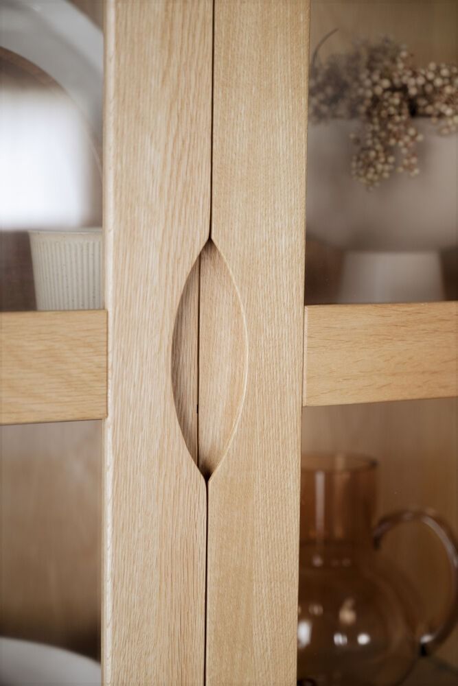 Rowico Filippa korkea vitriini, tammi