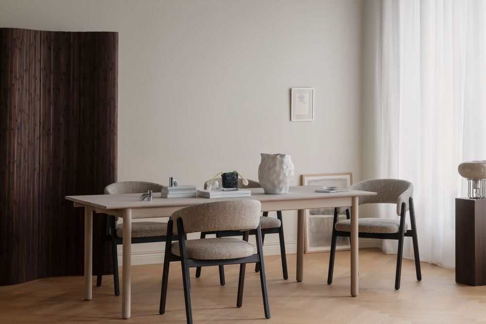 Rowico Barnaby nojatuoli, ruskea/beige