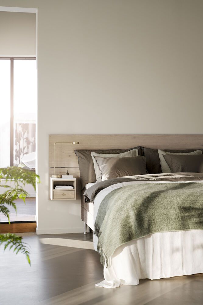 Rowico Whitmore sängynpääty, valkopesty tammi