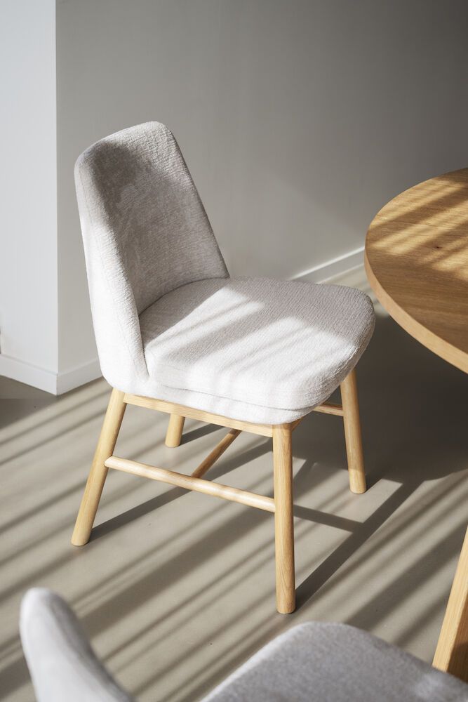 Rowico Amesbury tuoli vaalea beige, tammijalat