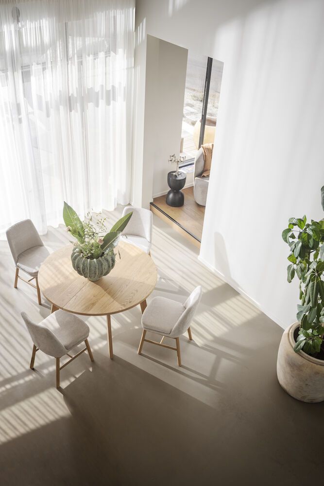 Rowico Glenside ruokapöytä Ø130, tammi