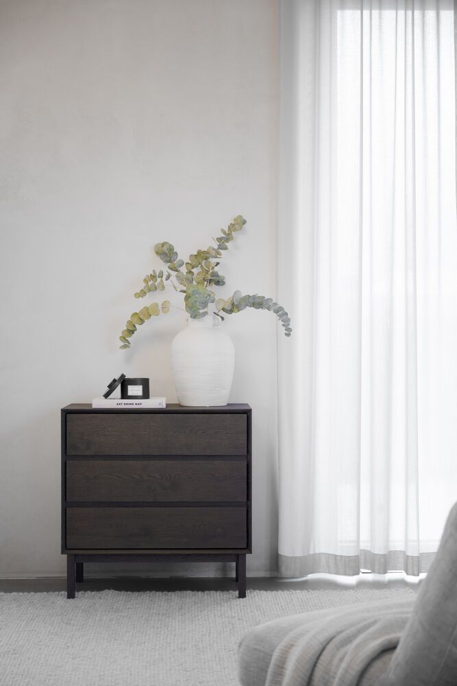 Rowico Mackay lipasto 3 -laatikolla, ruskea tammi