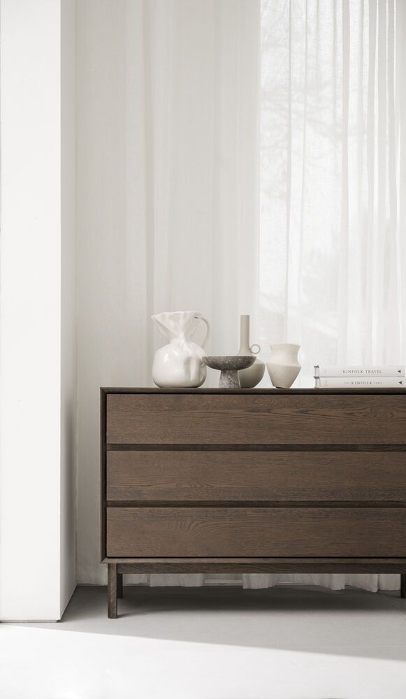 Rowico Mackay leveä lipasto, ruskea tammi