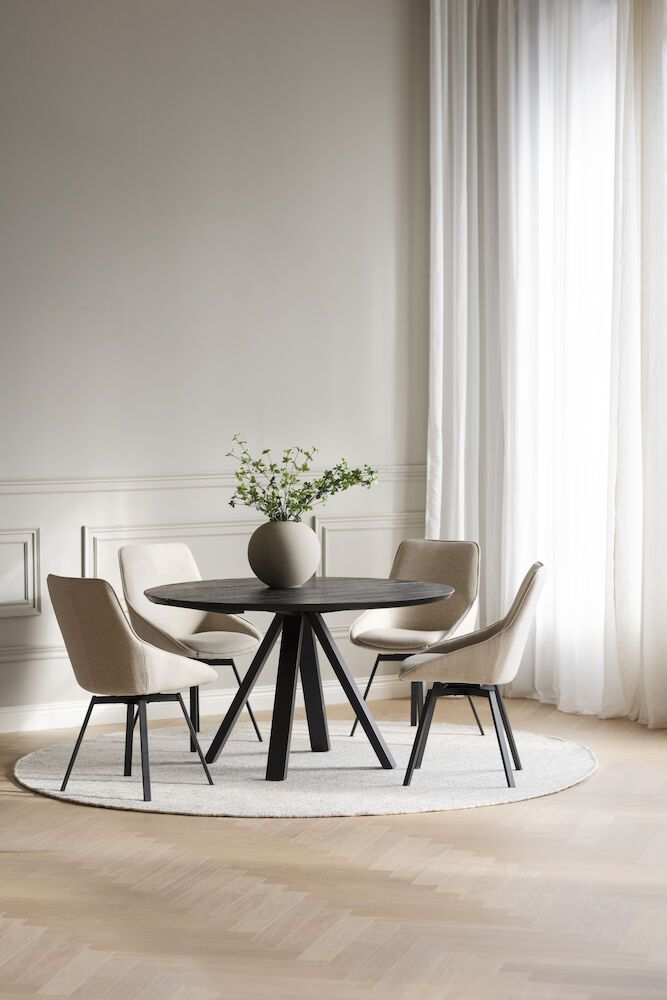 Rowico Carradale pyöreä ruokapöytä Ø130 musta tammi, V-jalalla