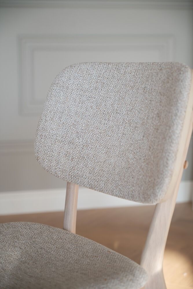 Rowico Barrett tuoli, valkopesty tammi/beige