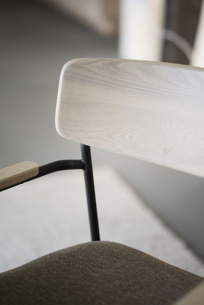 Rowico Maymont käsinojatuoli, valkopesty tammi