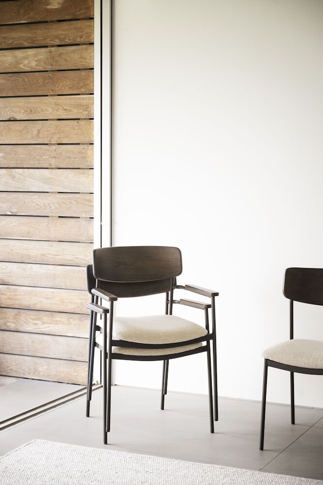 Rowico Maymont käsinojatuoli, ruskea tammi