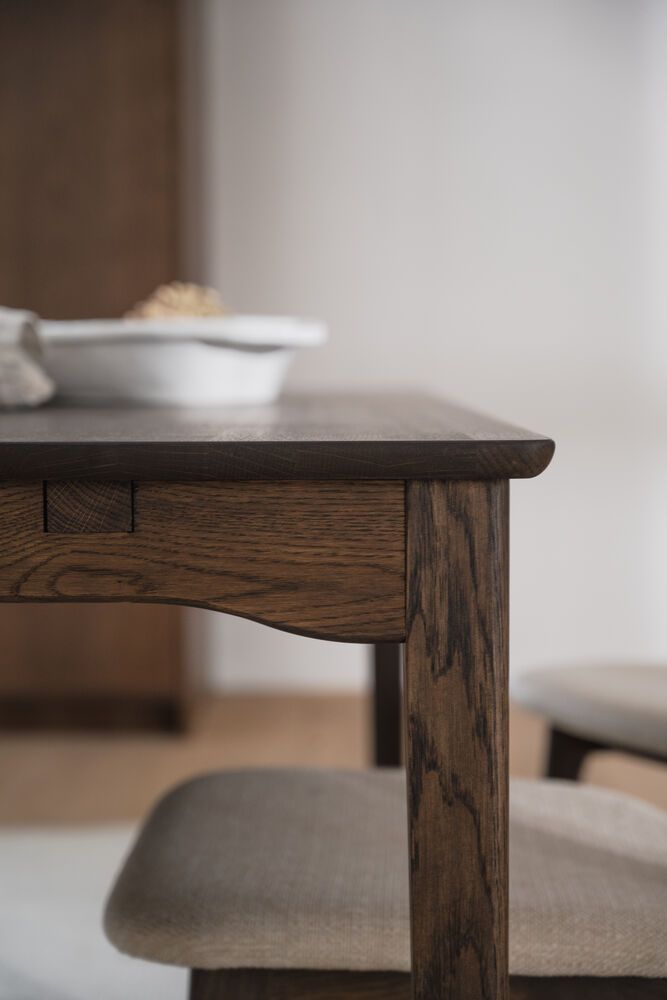 Rowico Markham ruokapöytä 140cm, ruskea tammi