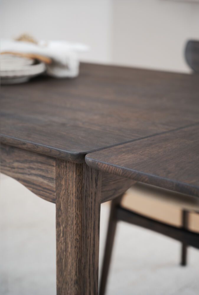 Rowico Markham ruokapöydän jatkopala 45cm, ruskea tammi