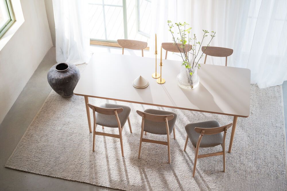 Rowico Fairmount ruokapöytä, valkopesty tammi/beige