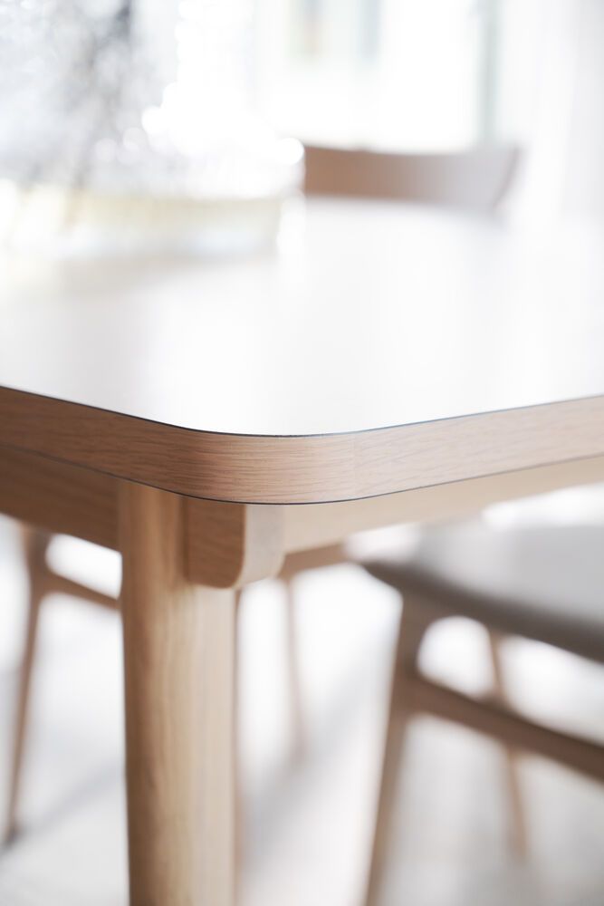 Rowico Fairmount ruokapöytä, valkopesty tammi/beige