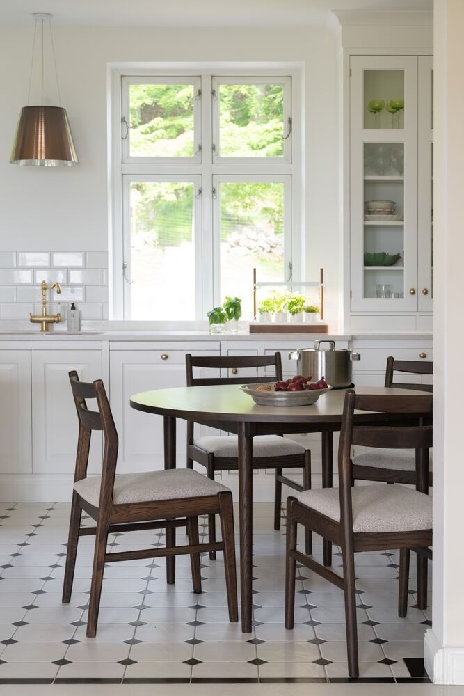 Rowico Fairmount ruokapöytä pyöreä 120cm, beige/ruskea tammi