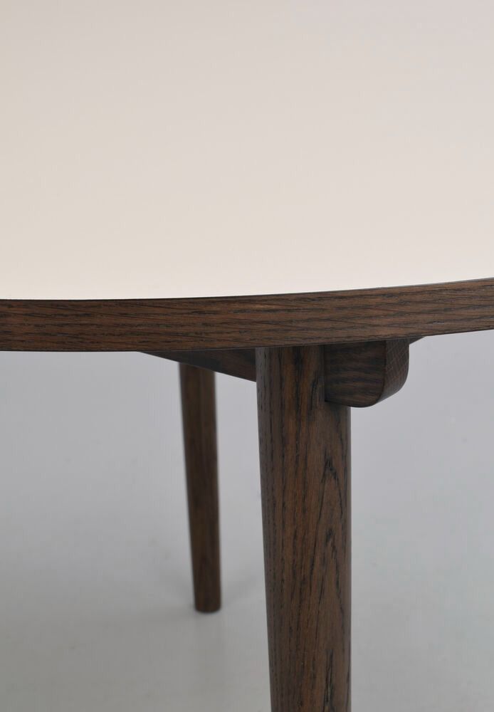 Rowico Fairmount ruokapöytä pyöreä 120cm, beige/ruskea tammi