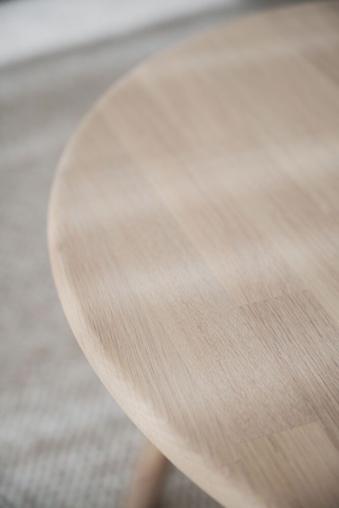 Rowico Tompkins pyöreä sohvapöytä 90cm, valkopesty tammi