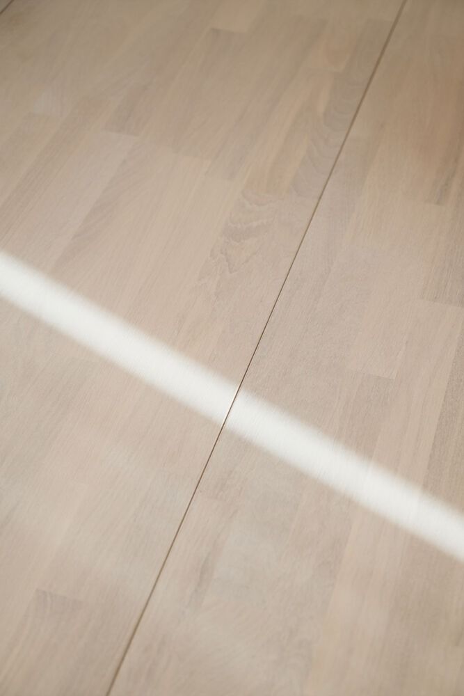 Rowico Derrymore ruokapöytä pyöreä 120cm, valkopesty tammi