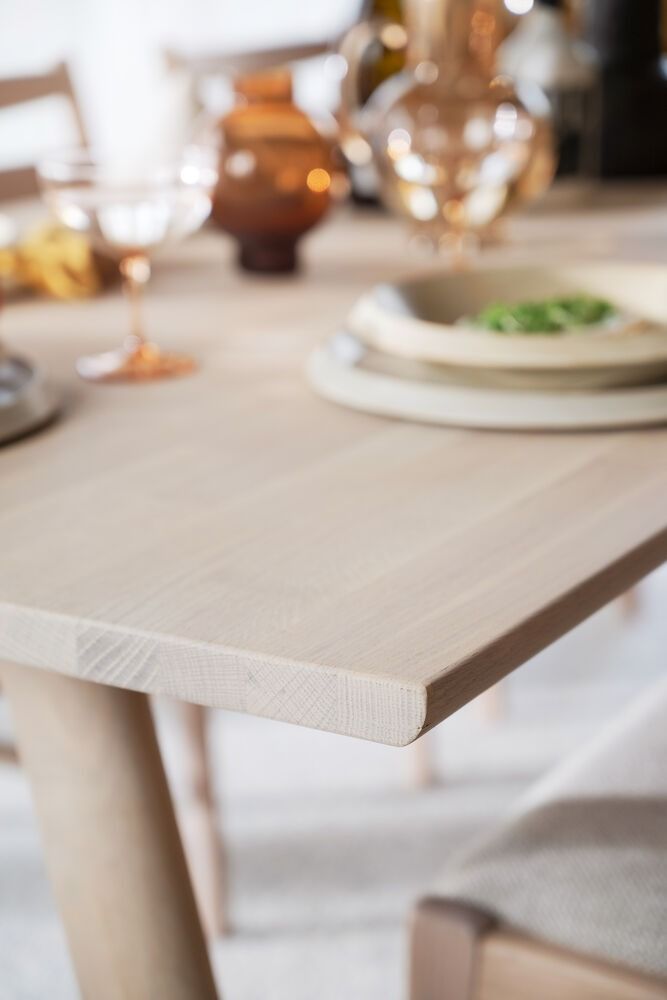 Rowico Clapperton ruokapöytä 220x95cm, valkopesty tammi