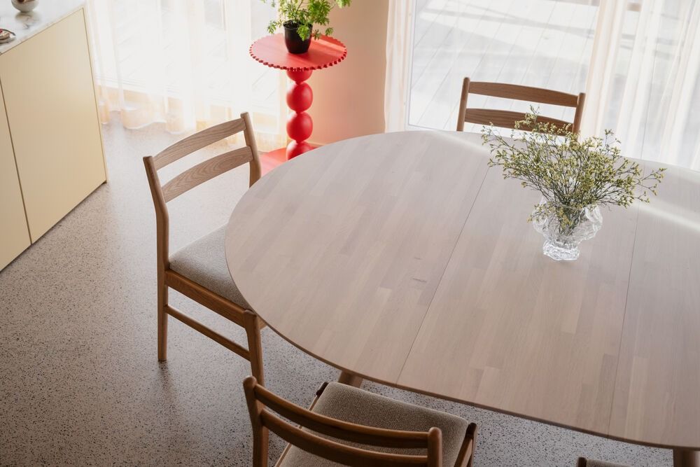 Rowico Clapperton ruokapöytä pyöreä 140cm, valkopesty tammi