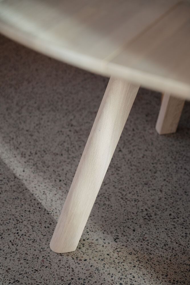 Rowico Clapperton ruokapöytä pyöreä 140cm, valkopesty tammi