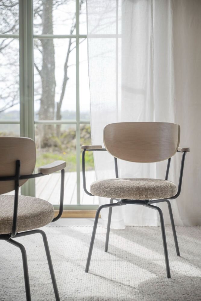 Rowico Merrick nojatuoli, tumma beige/musta