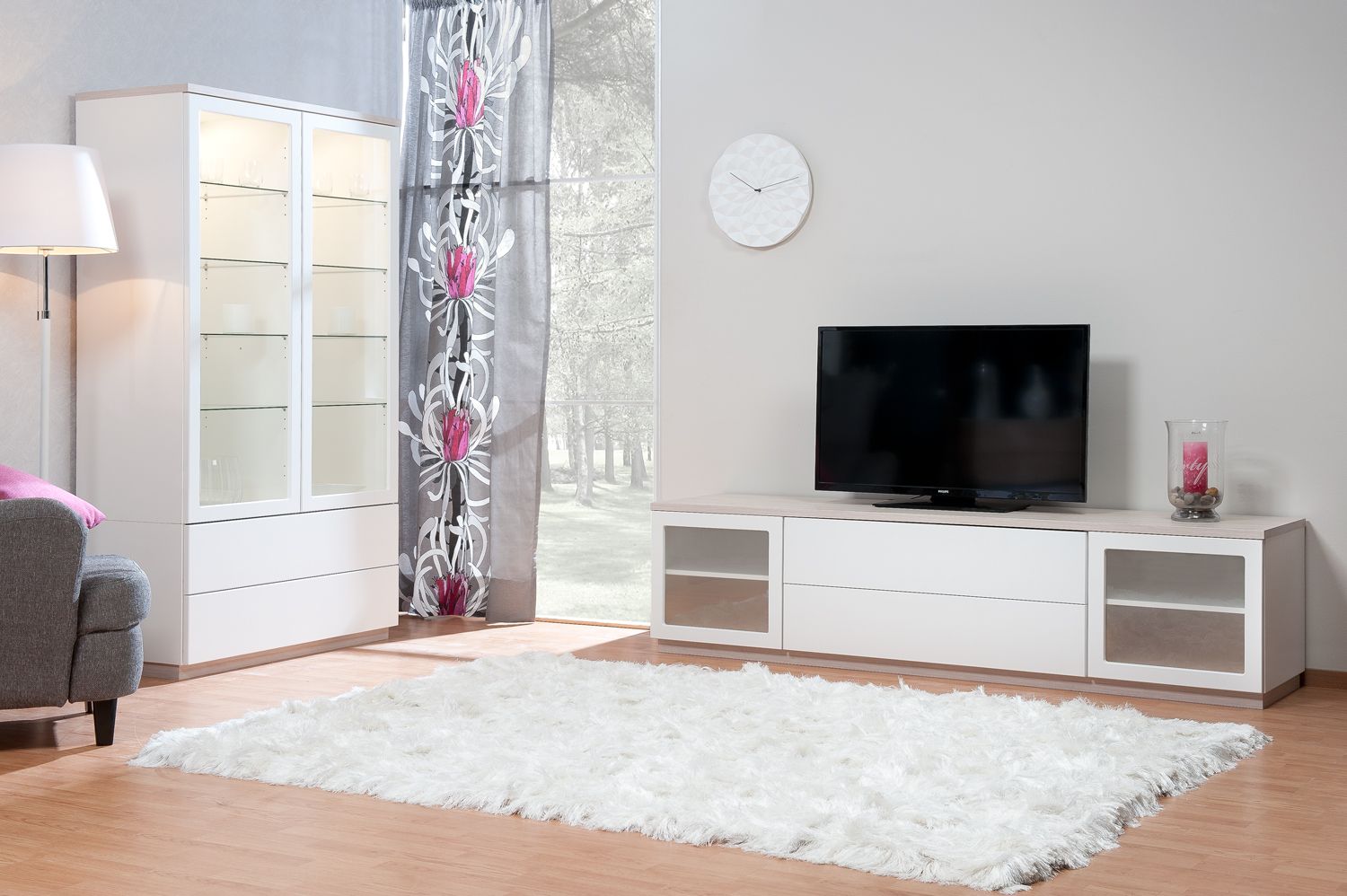 Hiipakka Anton TV-taso 200cm, lasiovilla