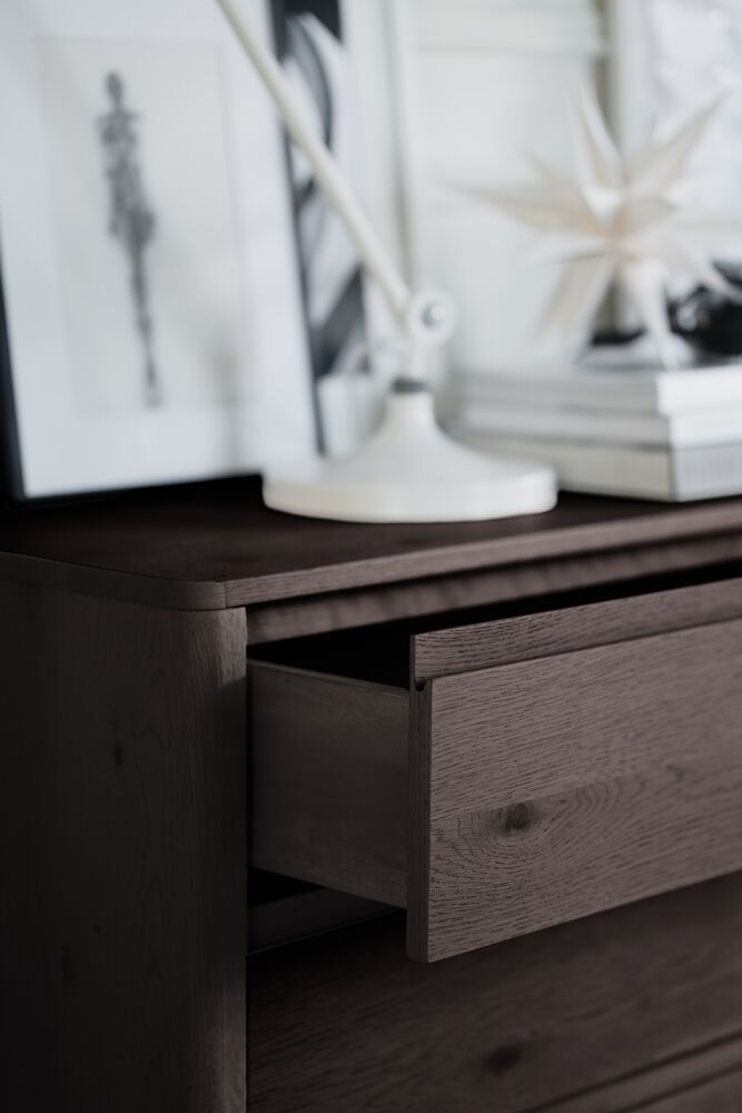 Rowico Melstone lipasto 3 -laatikolla, ruskea tammi