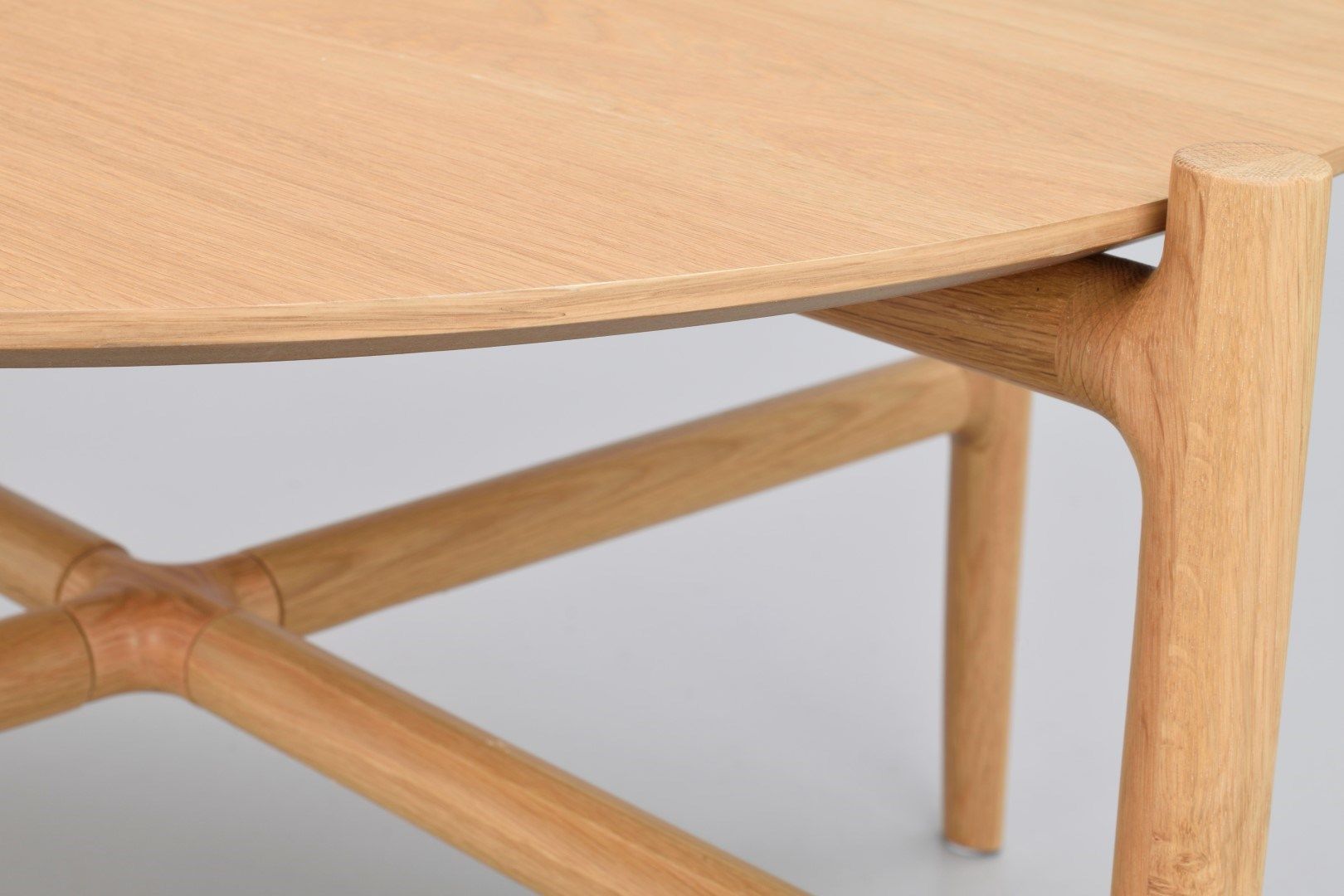 Rowico Holton 87 cm pyöreä sohvapöytä, tammi