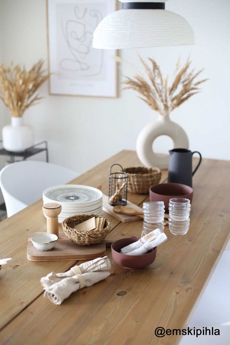 Edna ruokapöytä 220 x 90 cm ruskea, mustat metallijalat