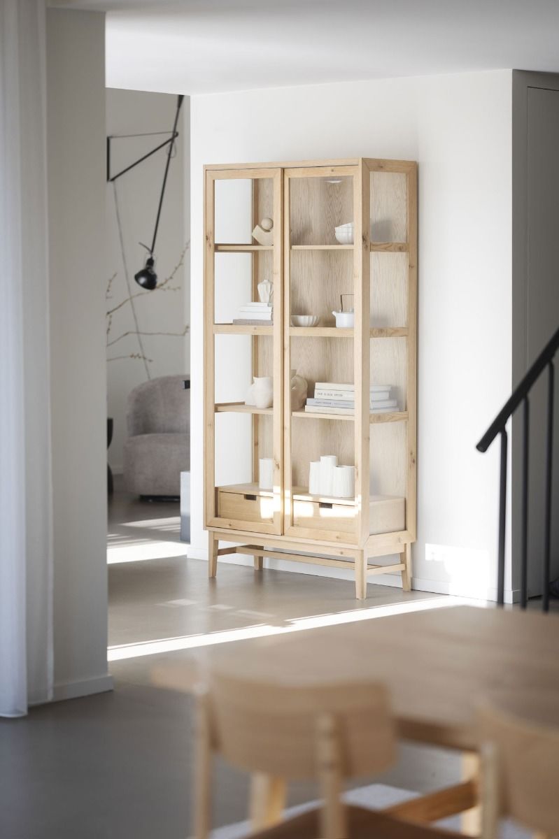 Rowico Hazelton vitriini, tammi