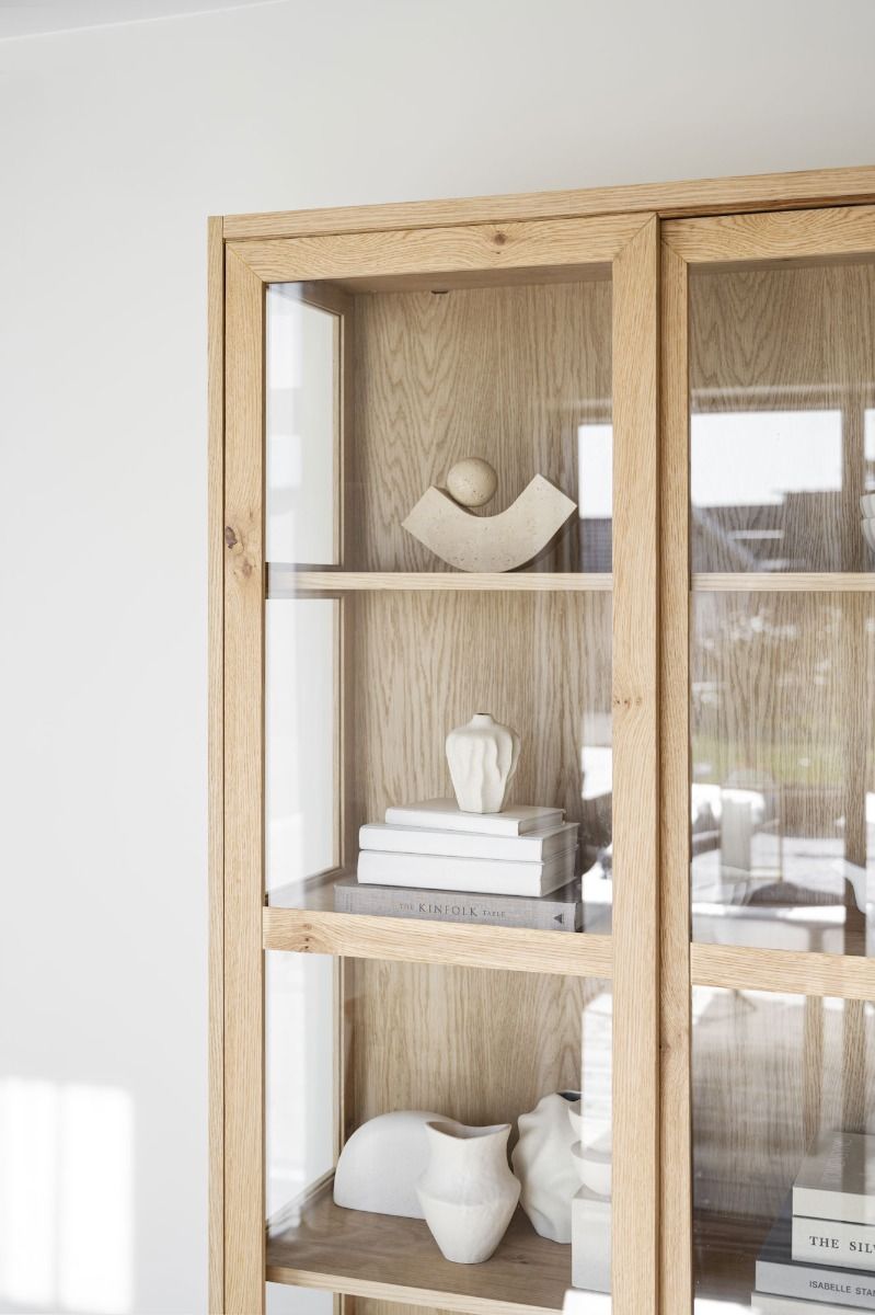 Rowico Hazelton vitriini, tammi