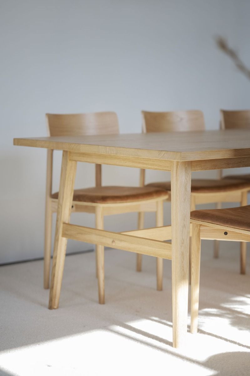 Rowico Plainfield ruokapöytä 220cm, tammi