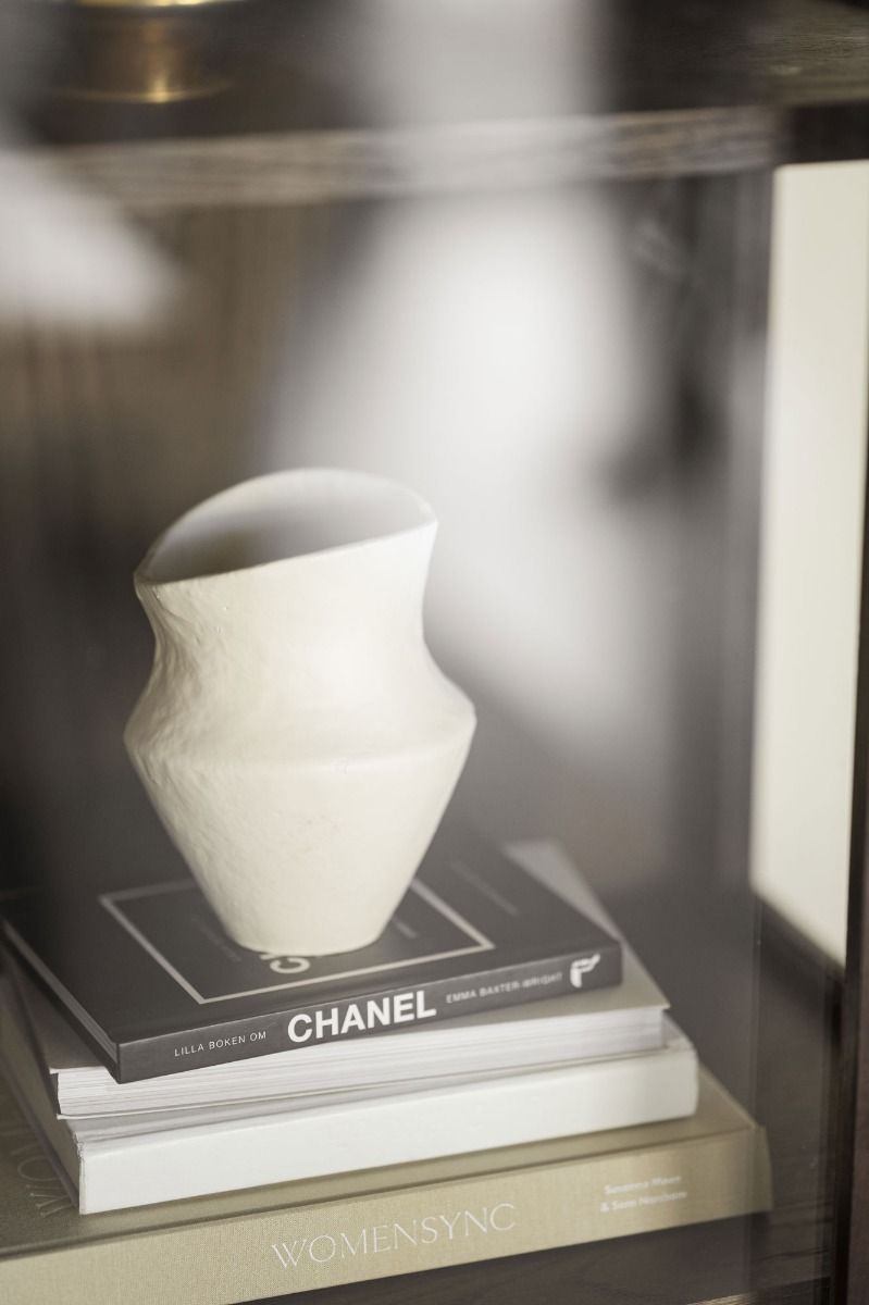 Rowico Hazelton vitriini, ruskea