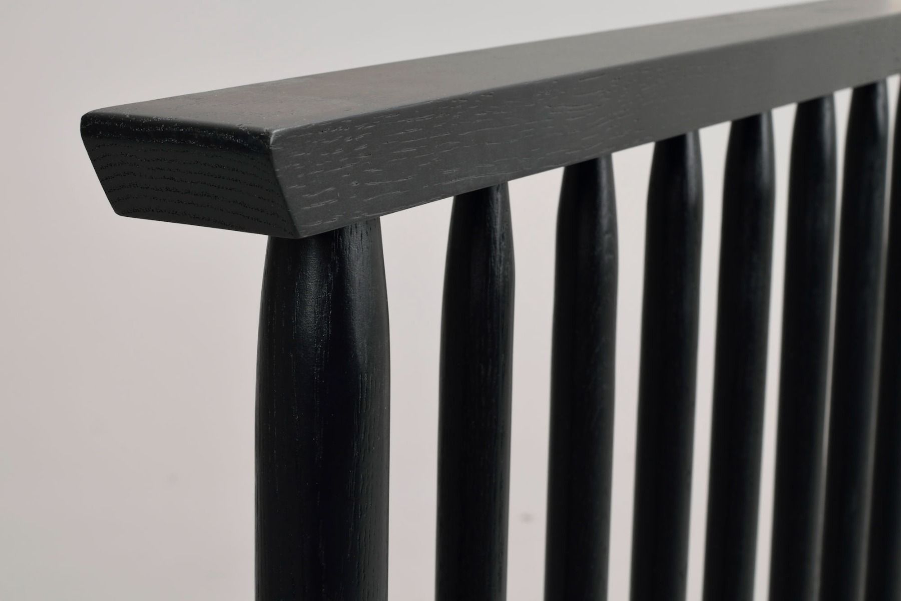 Rowico Riggins sängynpääty, musta