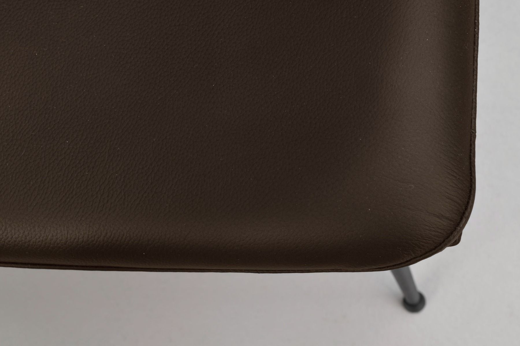 Rowico Lowell tuoli suorilla jaloilla, ruskea