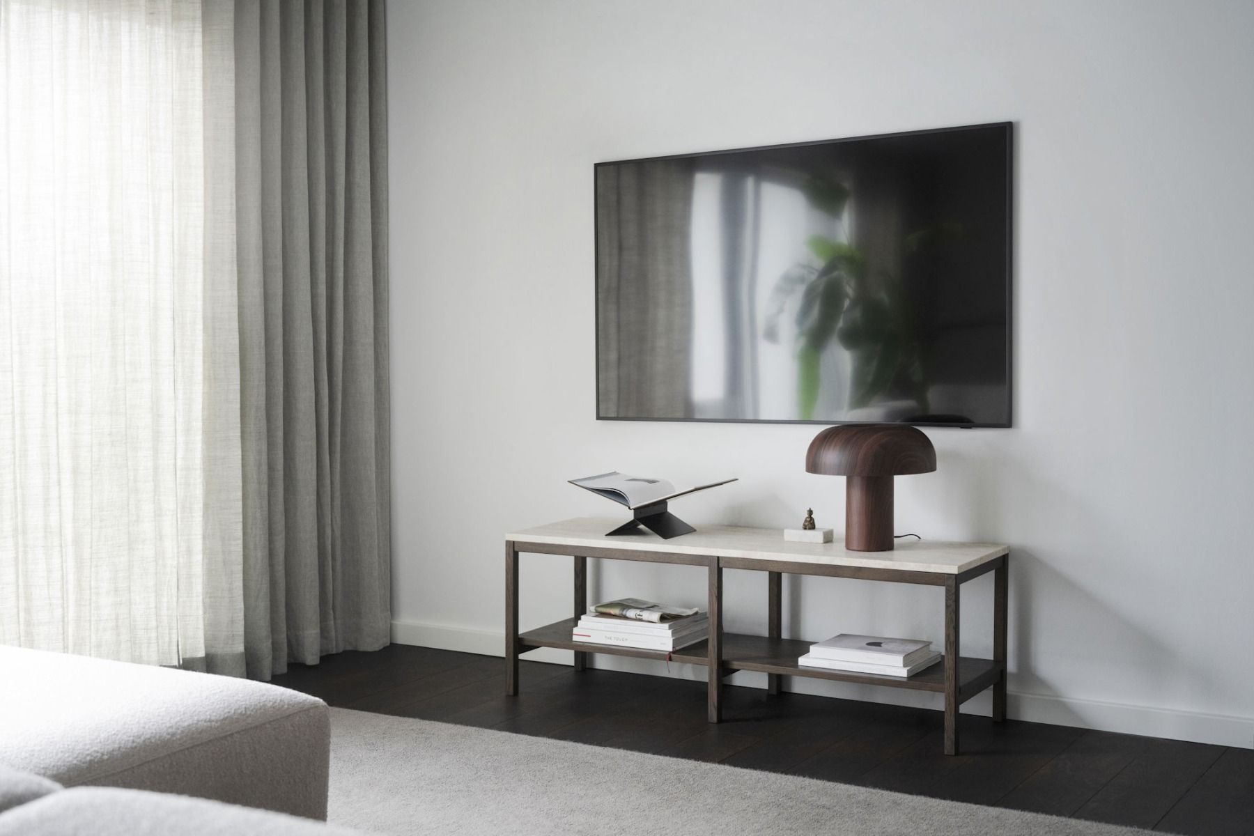 Rowico Orwel konsolipöytä, beige/ruskea