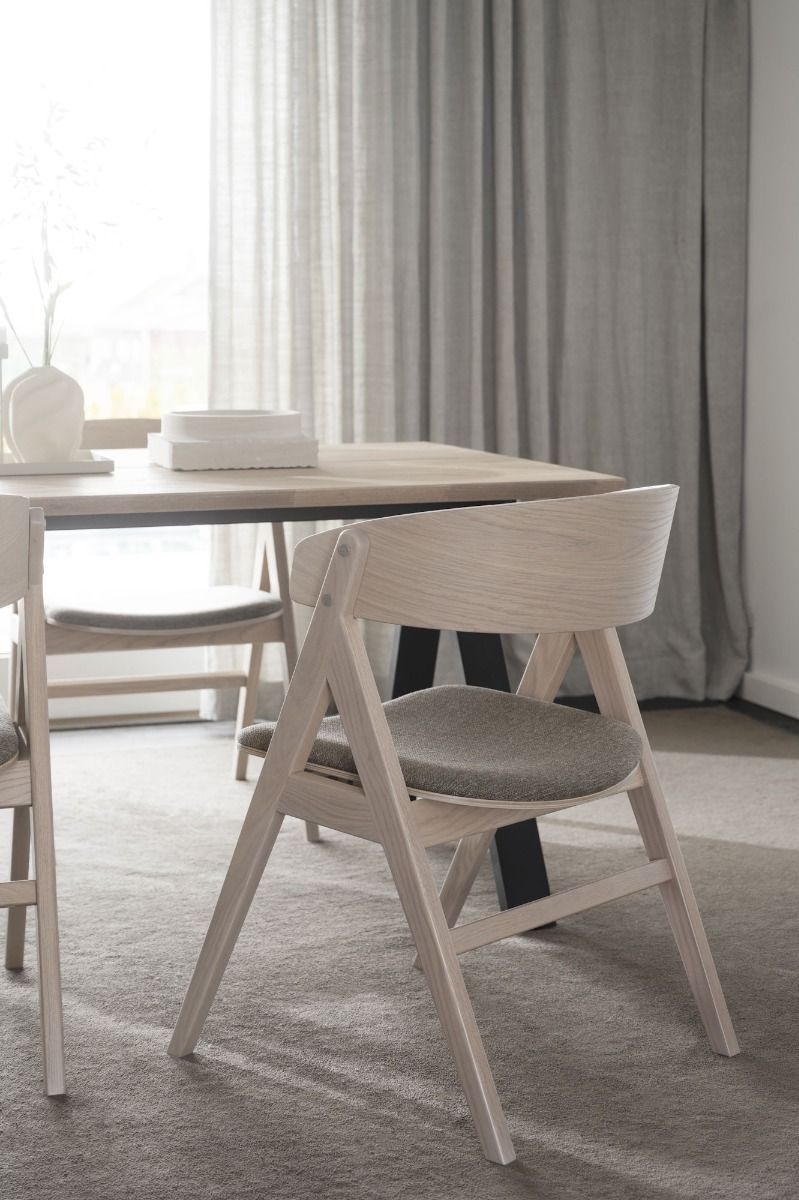 Rowico Waterton tuoli, valkopesty/ruskea