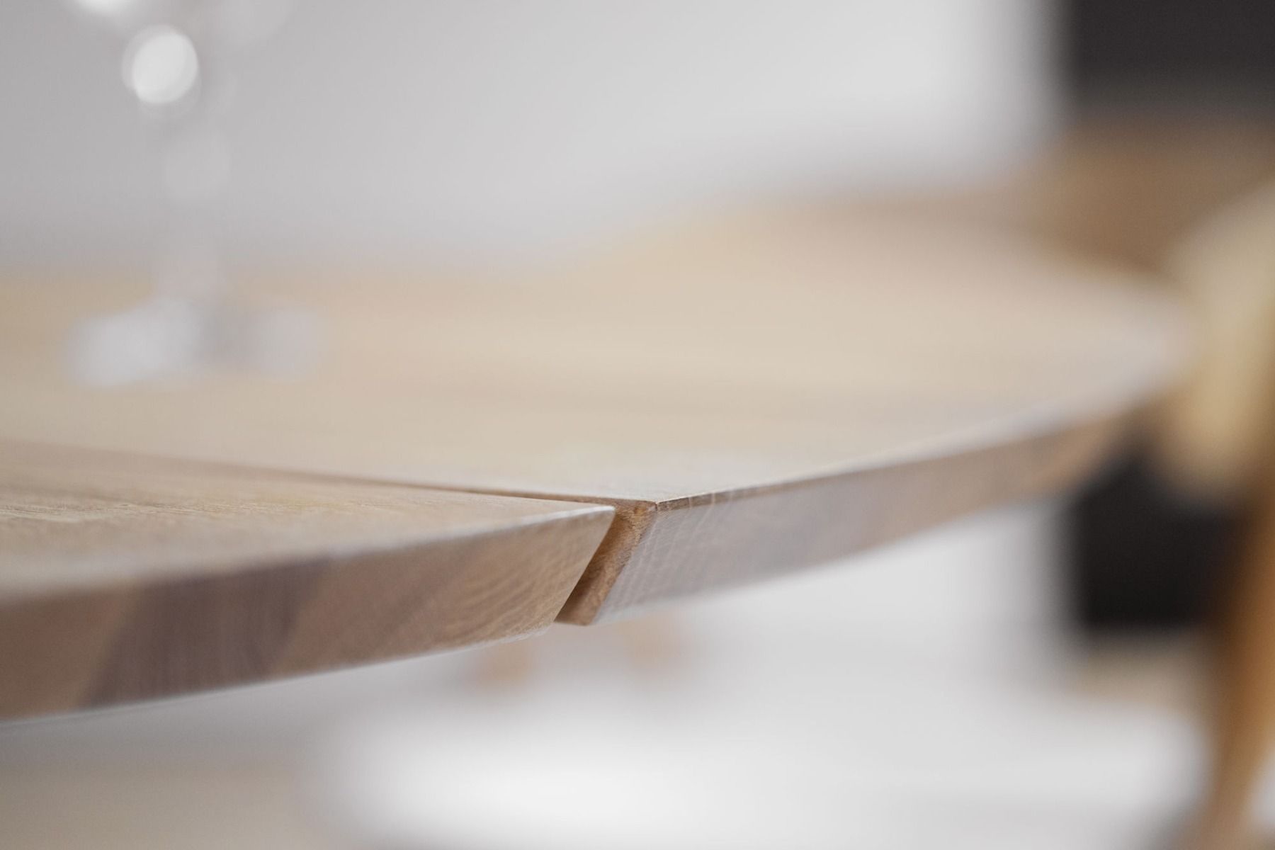 Rowico Carradale pyöreä ruokapöytä Ø150 V-jalalla, tammi/musta