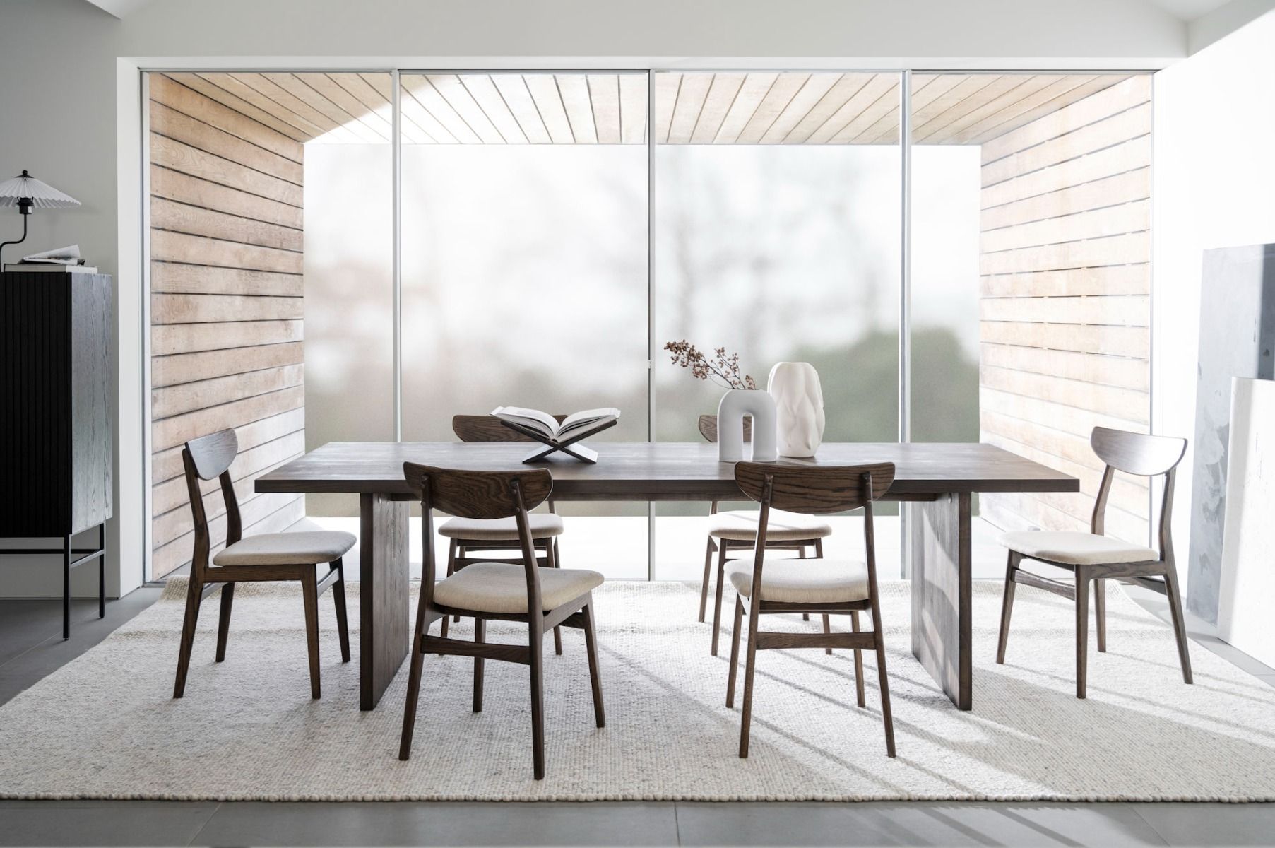 Rowico Emmett-ruokapöytä, ruskea