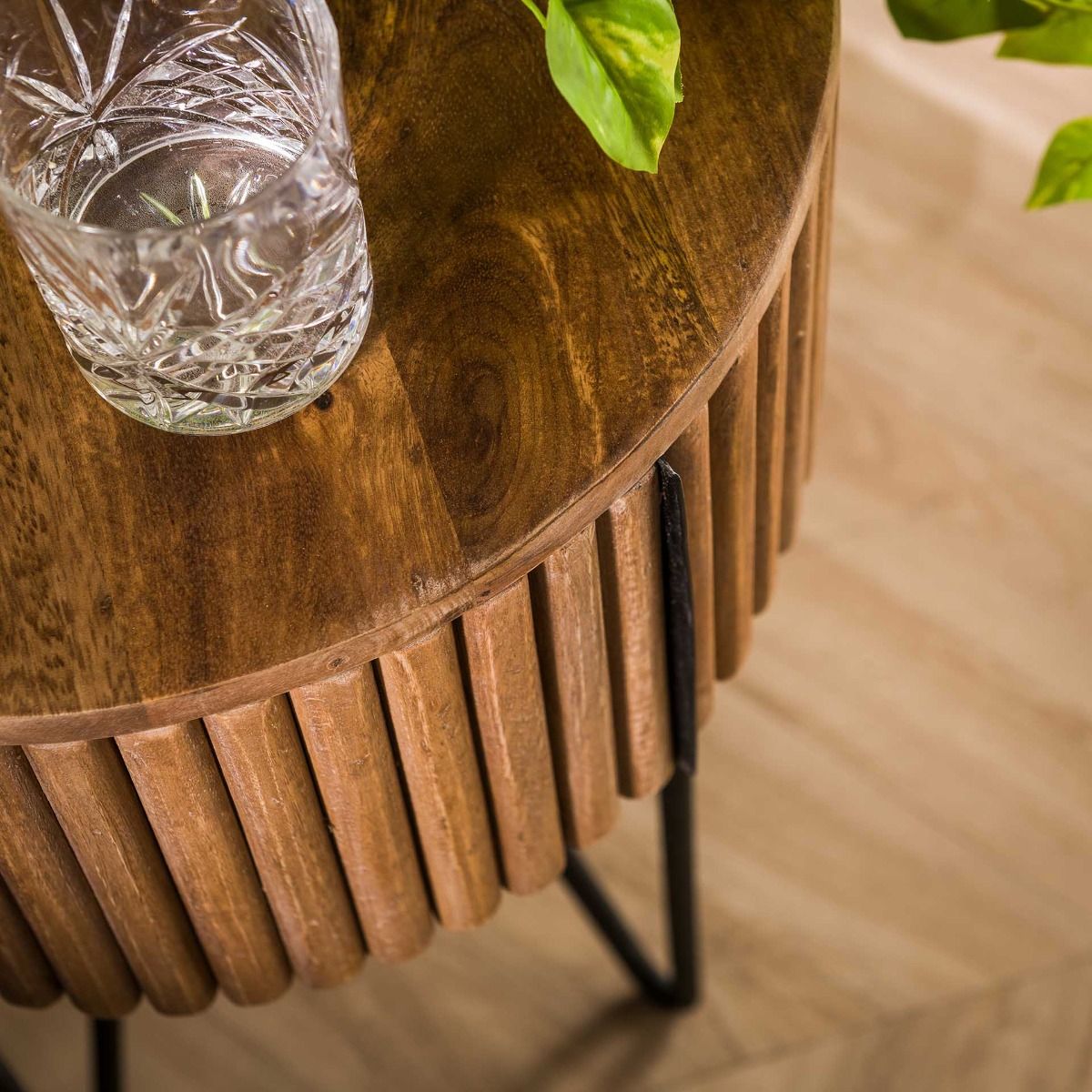 Amsterdam yöpöytä laatikolla