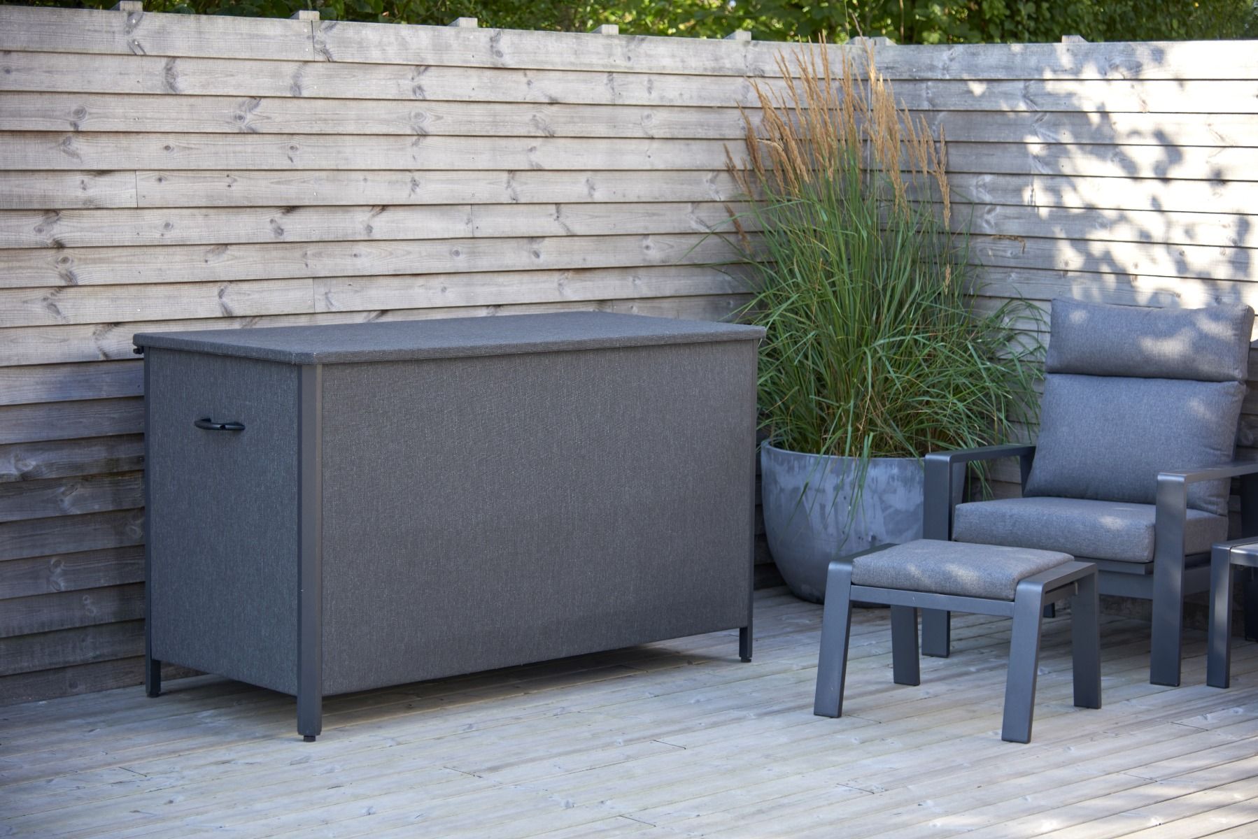 Box säilytyslaatikko terassille, koko M