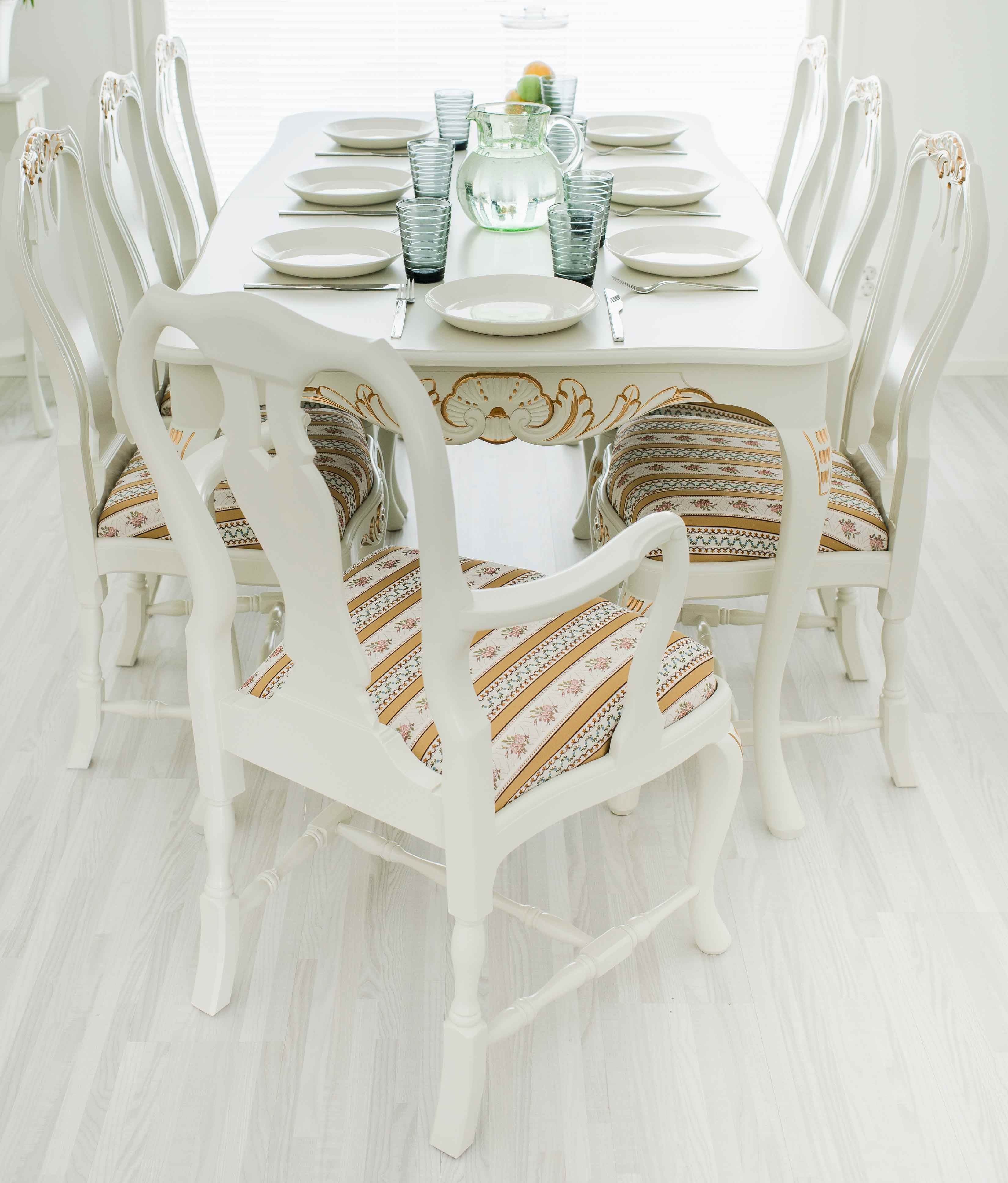 Laitala Talonpoikaisrokokoo tuoli, paljon värejä