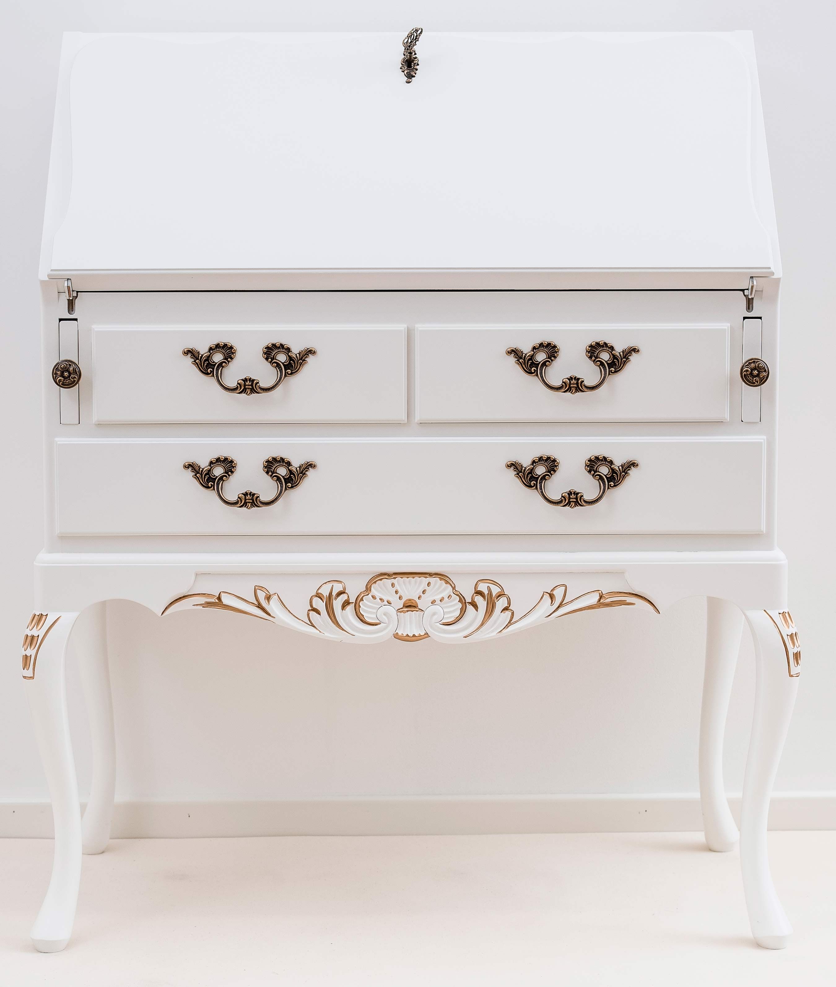 Laitala Talonpoikaisrokokoo kirjoituspöytä, paljon värejä