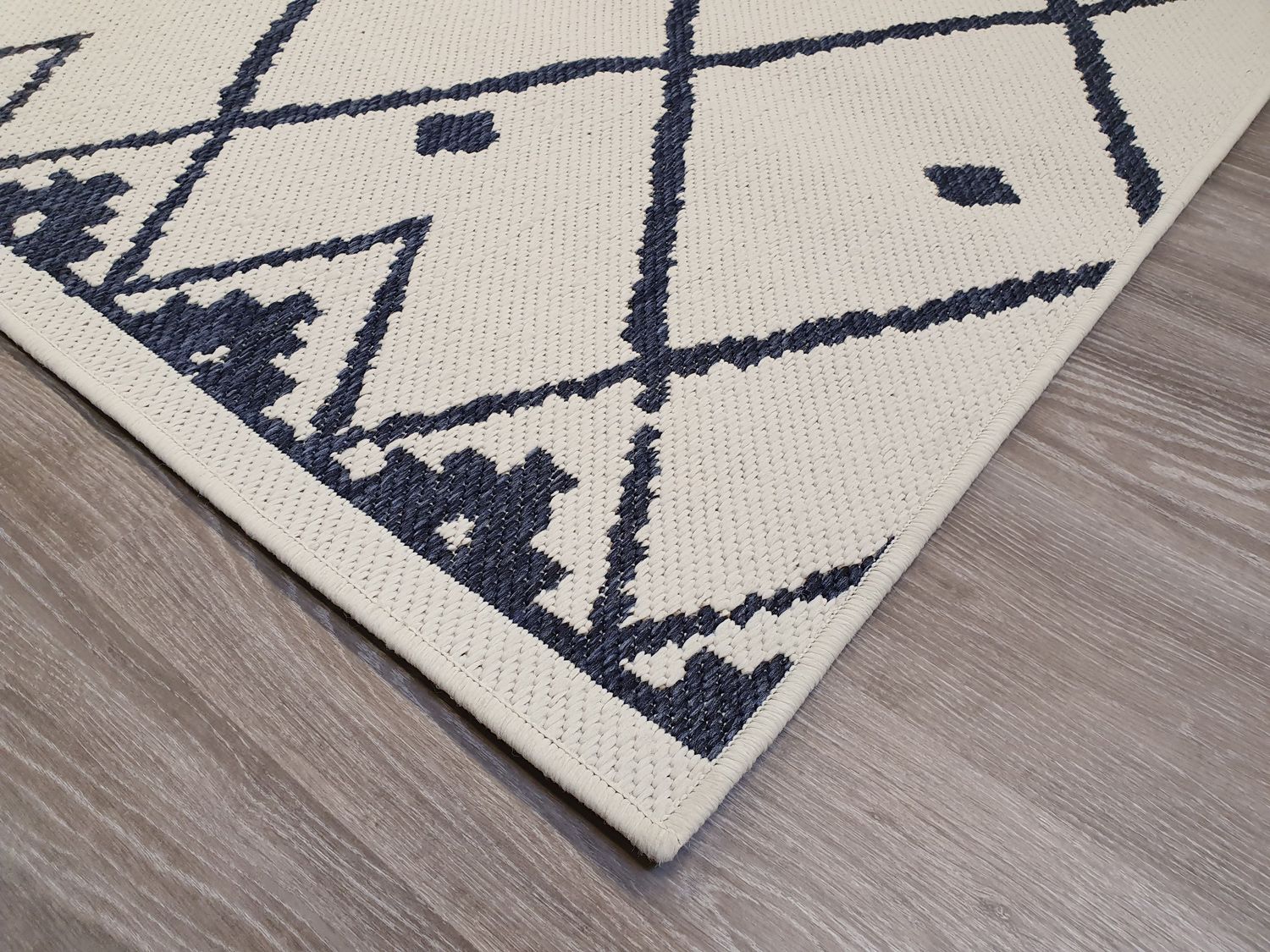 Aalto kääntömatto, eri kokoja