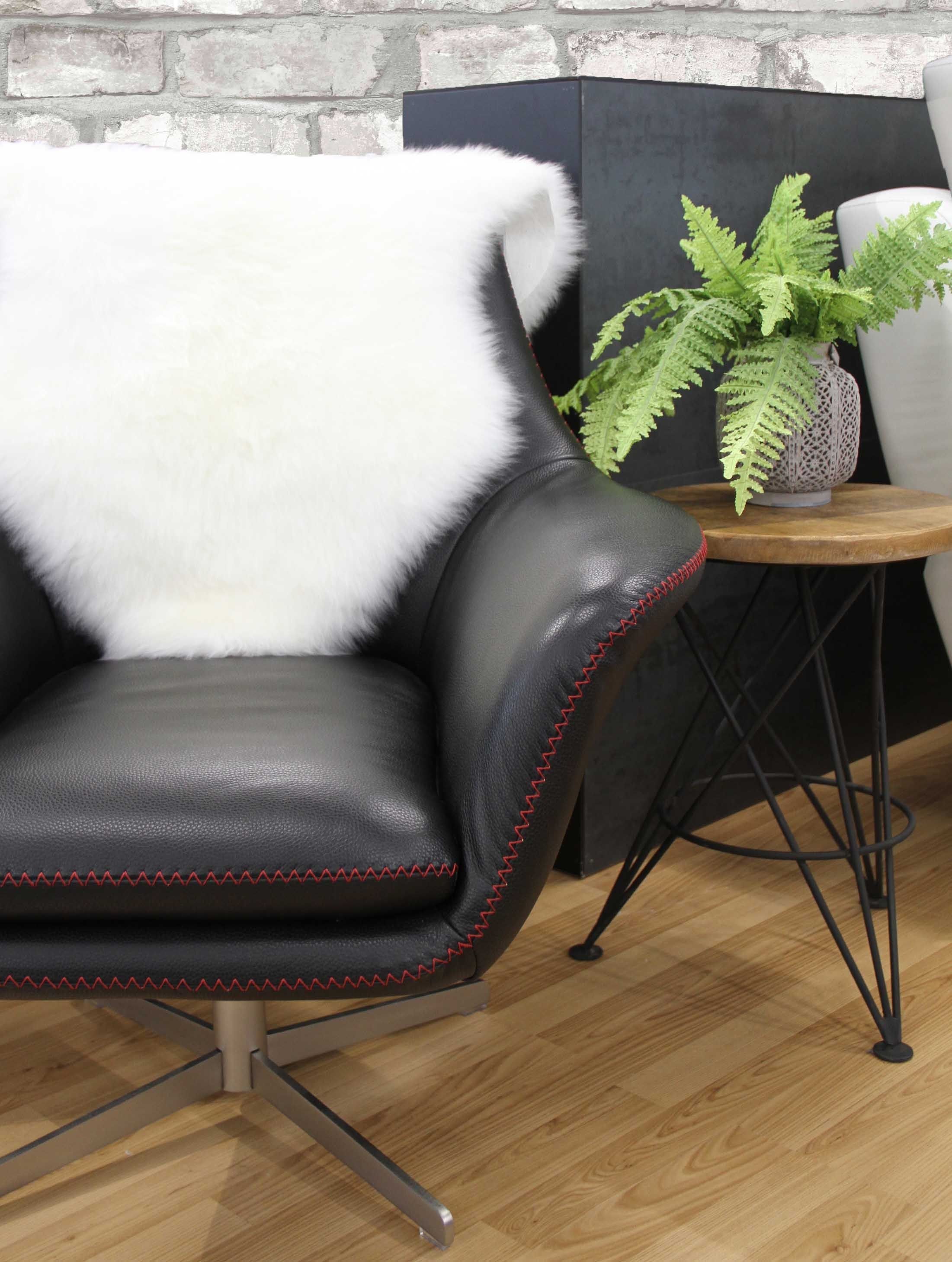 Nordic 832 lepotuoli, musta tai valkoinen