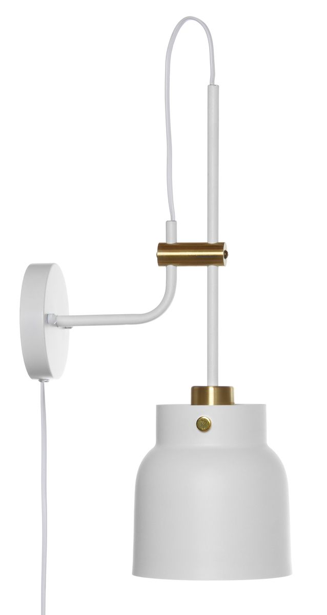 Aida Valkoinen on tyylikäs metallinen seinävalaisin, jonka korkeus tuo siihen näyttävyyttä. Messingin väriset yksityiskohdat lisäävät valaisimelle eleganssia ja kauniisti korostavat sen muotoilua.