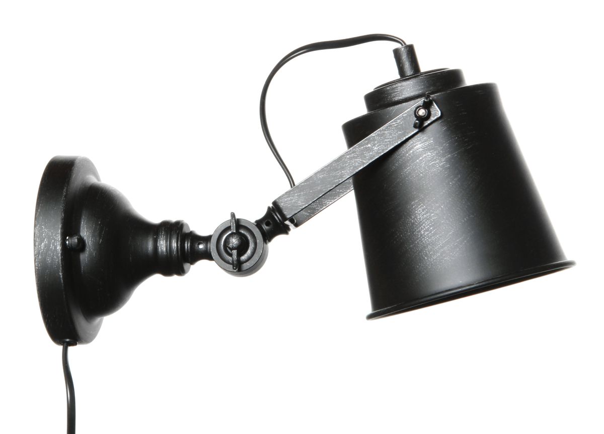 Aili on näyttävä musta seinävalaisin, jota korostaa tyylikäs hopean sävy. 