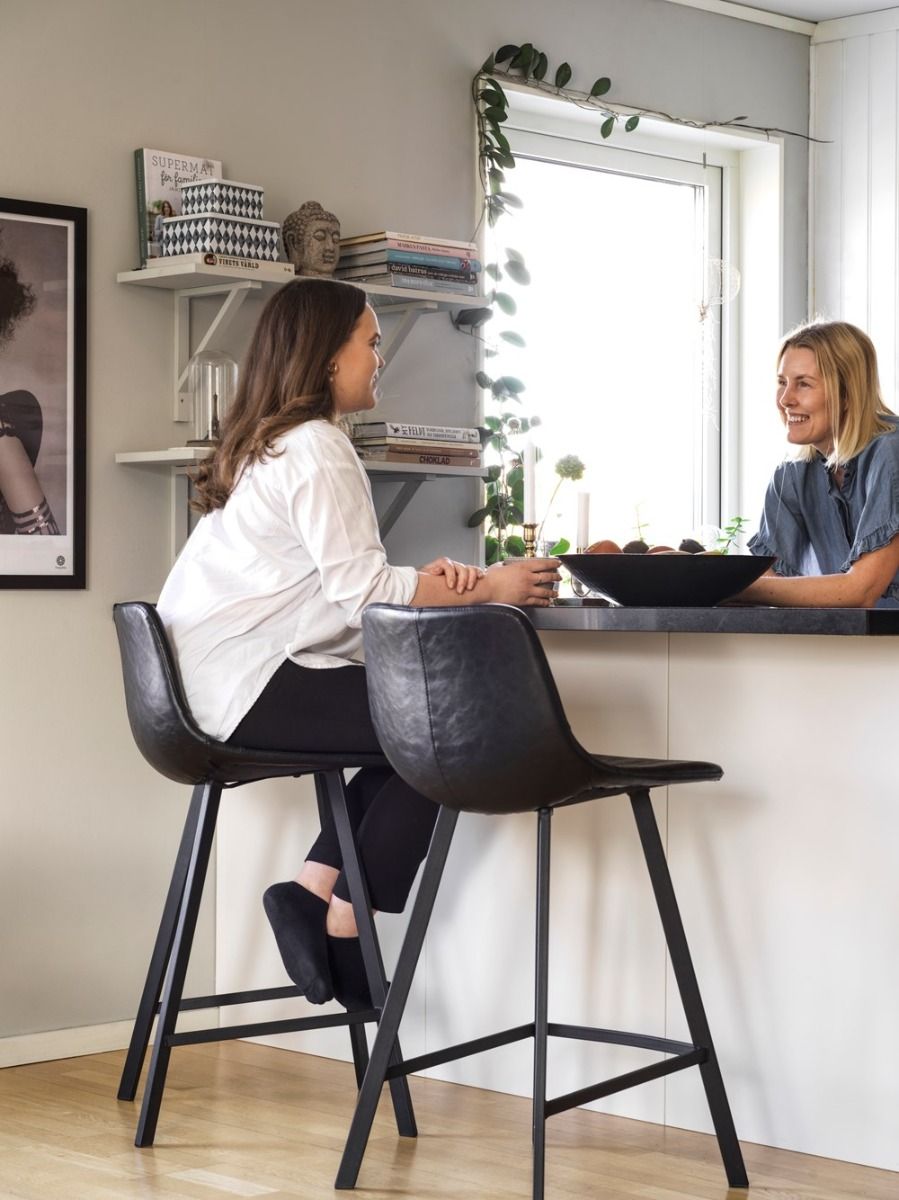 Rowico Auburn baarituoli, musta