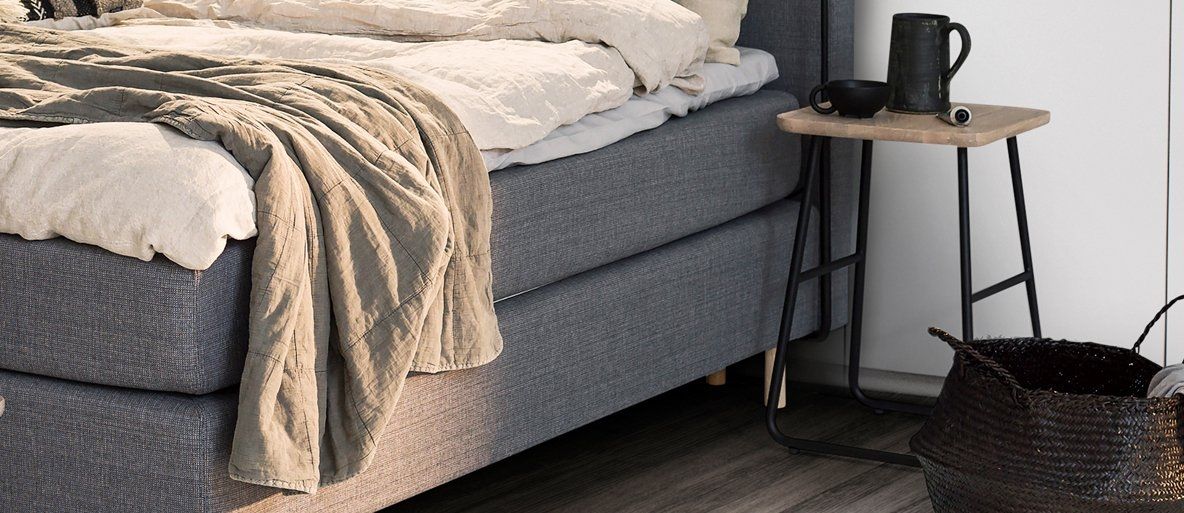 Jensen Add On Floor yöpöytä, eri värejä